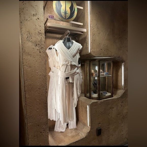 Authentic Disney Store Costume -Rey StarWars size 5/6 - Picture 12 of 16